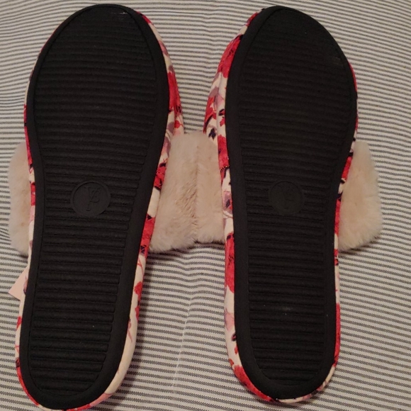 Victorias Secret slippers - Picture 2 of 2